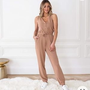 NWT The Drop‎ Women's Praline V-Neck Button-Down Jumpsuit cellajaneblog small